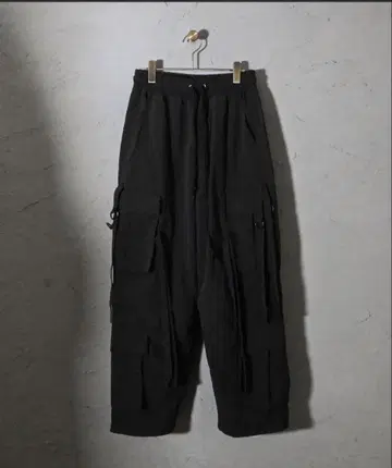 블랙 카고 팬츠 복수 포켓