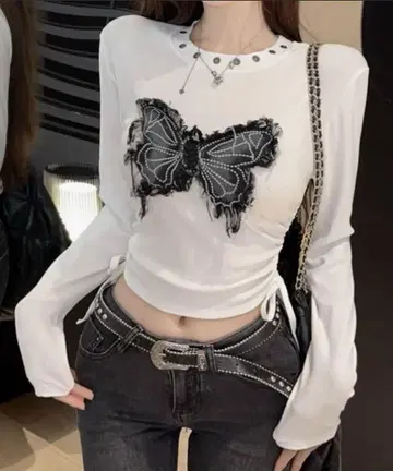 [ .KOM ] 버터플라이 긴팔 티셔츠