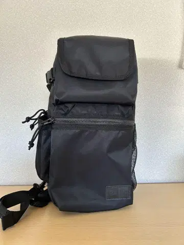 NEW ERA 슬링 바디백 12L 블랙