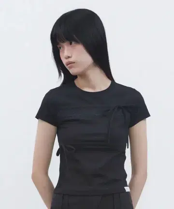 TUOMIO 리본 레이어드 쇼트 슬리브 블랙
