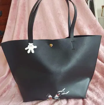 미사용 한정판 컬렉션 미키 자수 에디션 블랙 토트백