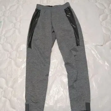 택 포함 새상품 언더아머 테이퍼드 팬츠 그레이 SM/P/CH
