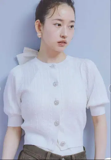 릴리 브라운 하트 비쥬 버튼 니트 가디건