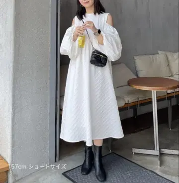 Fit more 오픈 숄더 자카드 원피스