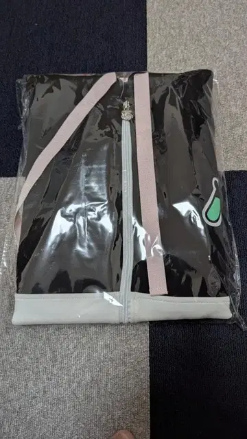 [ 미개봉 새상품 ] 하쿠이 코요리 활동 3주년 기념 코요와 커플 후드티