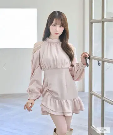 RoseMuse Open shoulder mini dress