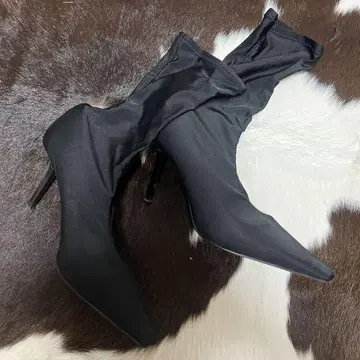 ZARA 새틴 부츠