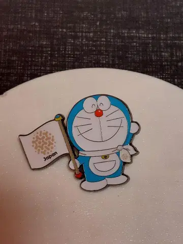 [ 한정판 레어 ] 도라에몽 핀 배지 오사카 간사이 박람회 일본관