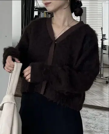카프리슈 마쥬 플러피 숏 가디건 브라운