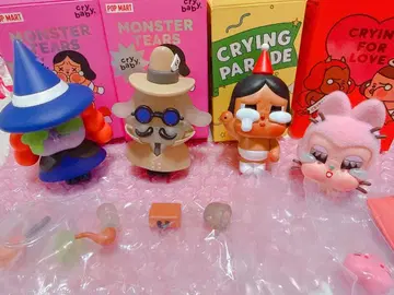 Crybaby 피규어 4종 세트