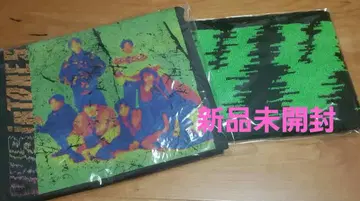 SixTONES 컬러풀 그래픽 T셔츠