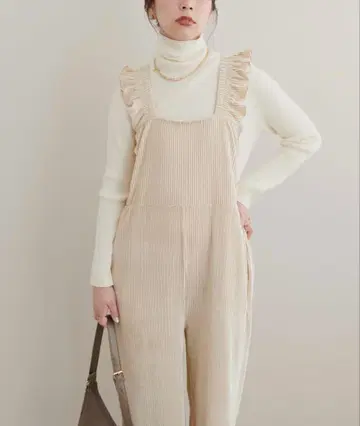 [natural couture] 플리츠 벨로아 어깨 프릴 오버롤