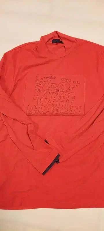 입체적인 자수가 귀여운 DANCE WITH DRAGON 긴팔 셔츠 오렌지