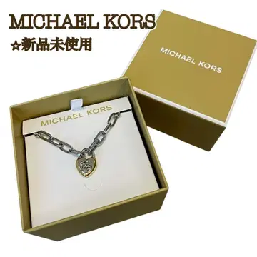 [새상품] 마이클코어스 체인 팔찌 하트 MK 로고 패드락