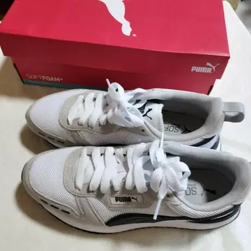 PUMA SOFTFOAM+ 화이트/블랙 스니커즈
