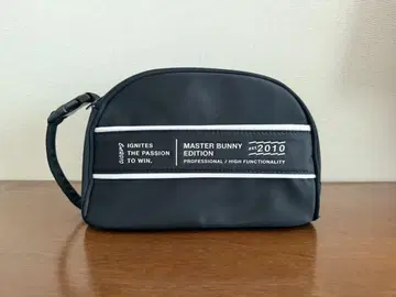 MASTER BUNNY EDITION 파우치 블랙