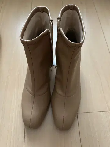 베이지 숏부츠 힐미