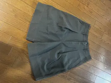 턱 들어간 숏팬츠 UNIQLO U