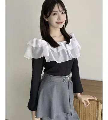 숄더 프릴 컷 상의