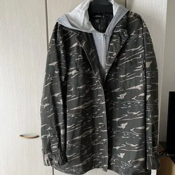 AIRWALK 카모 패턴 후드 부착