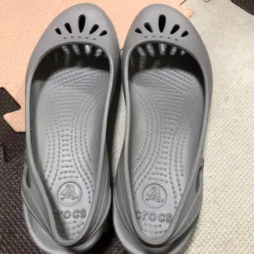 CROCS 마린 데세아 플랫 샌들