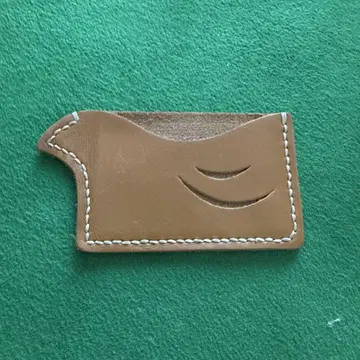 브라운 가죽 패스 케이스 슬릿 포함