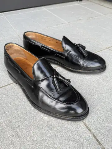 berwick 태슬 로퍼 uk8.5 (블랙)