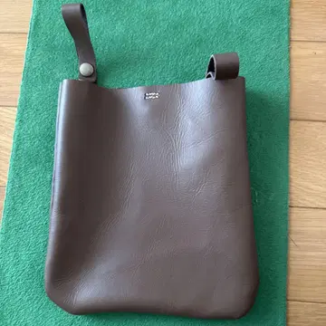 브라운 가죽 숄더백