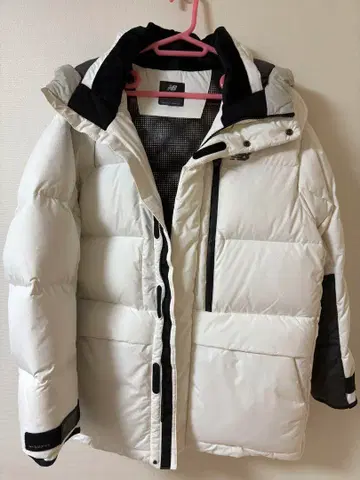 New Balance 다운 자켓 화이트 ( large 사이즈 )