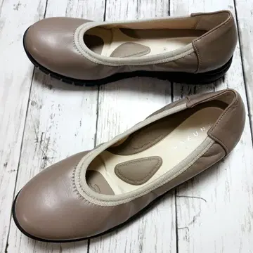 컨디션 최상 RAKUNA 정골 펌프스 플랫슈즈 베이지 23.5cm