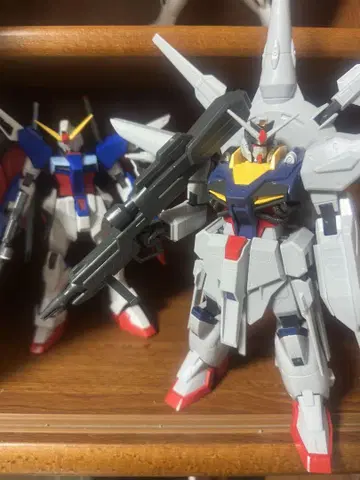 1/100 프로비던스 건담 데스티니 건담
