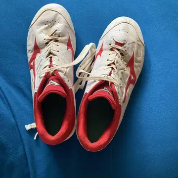 Mizuno 스파이크 화이트/레드