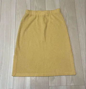 ST.JOHN 크림색 리브 타이트 스커트