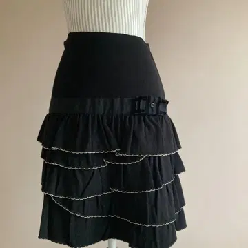TRICOTCHIC 스커트 미사용품