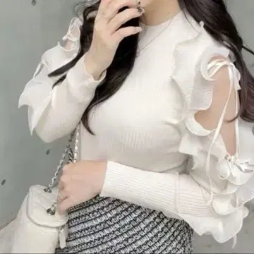 [ 새상품급 ] 프릴 슬리브 니트 풀오버 SNIDEL