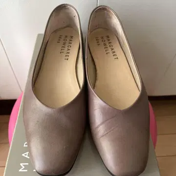 MARGARET HOWELL 브라운 가죽 펌프스