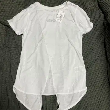 뉴에라 백 슬릿 T셔츠 M 화이트 NE