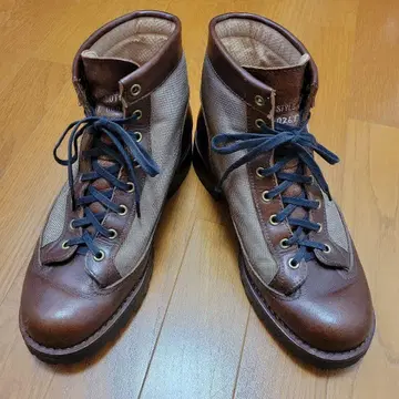 브라운 가죽 메쉬 워크 부츠