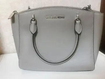 MICHAEL KORS 그레이 가죽 숄더백