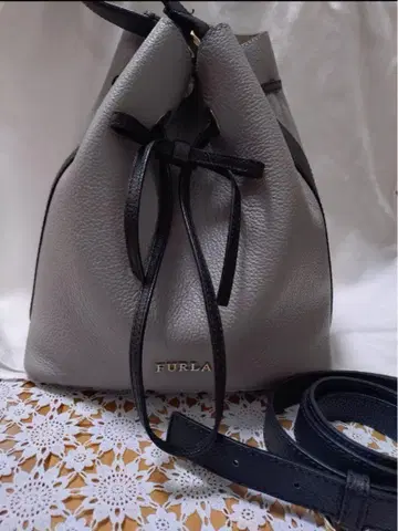 FURLA 코스탄자 그레이 버킷 백
