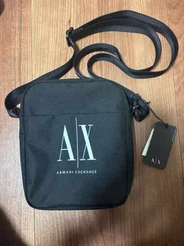 Armani Exchange 숄더백 블랙