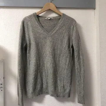UNIQLO 그레이 V넥 캐시미어 스웨터 XL