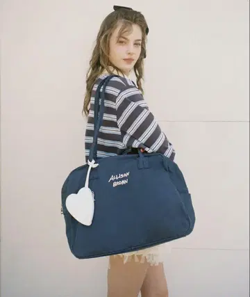 앨리슨 브라운 holiday canvas bag