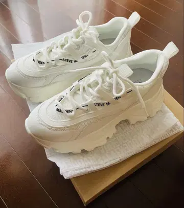 STEVE MADDEN 스니커즈 화이트 24.5cm