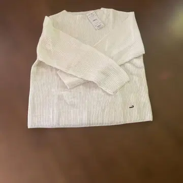 택 포함 미사용 새상품 CROCODILE 화이트 케이블 니트 LL