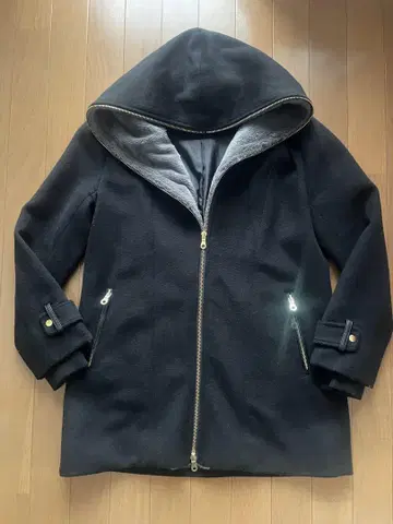 후드 부착 울 코트