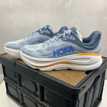 HOKA 라이트 블루 스니커즈