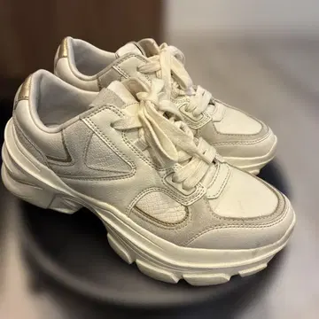 ZARA 화이트 골드 통굽 스니커즈 플랫폼 슈즈