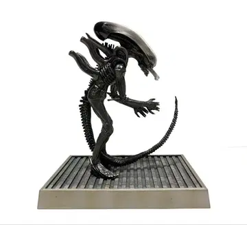 에이리언 피규어 베이스 포함