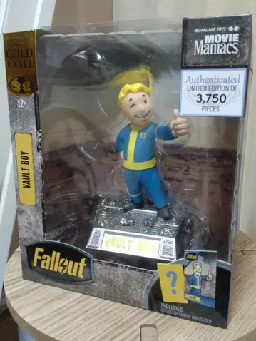 McFARANE TOYS 폴아웃 볼트 보이 피규어